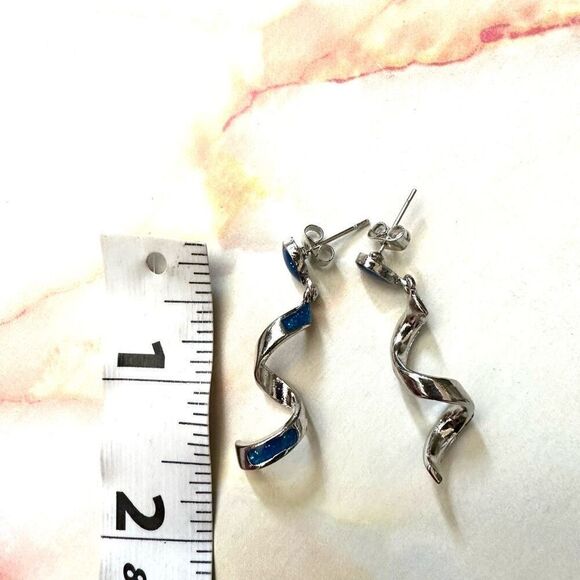 Silver tone swirl blue inlay earrings - Picture 3 of 7